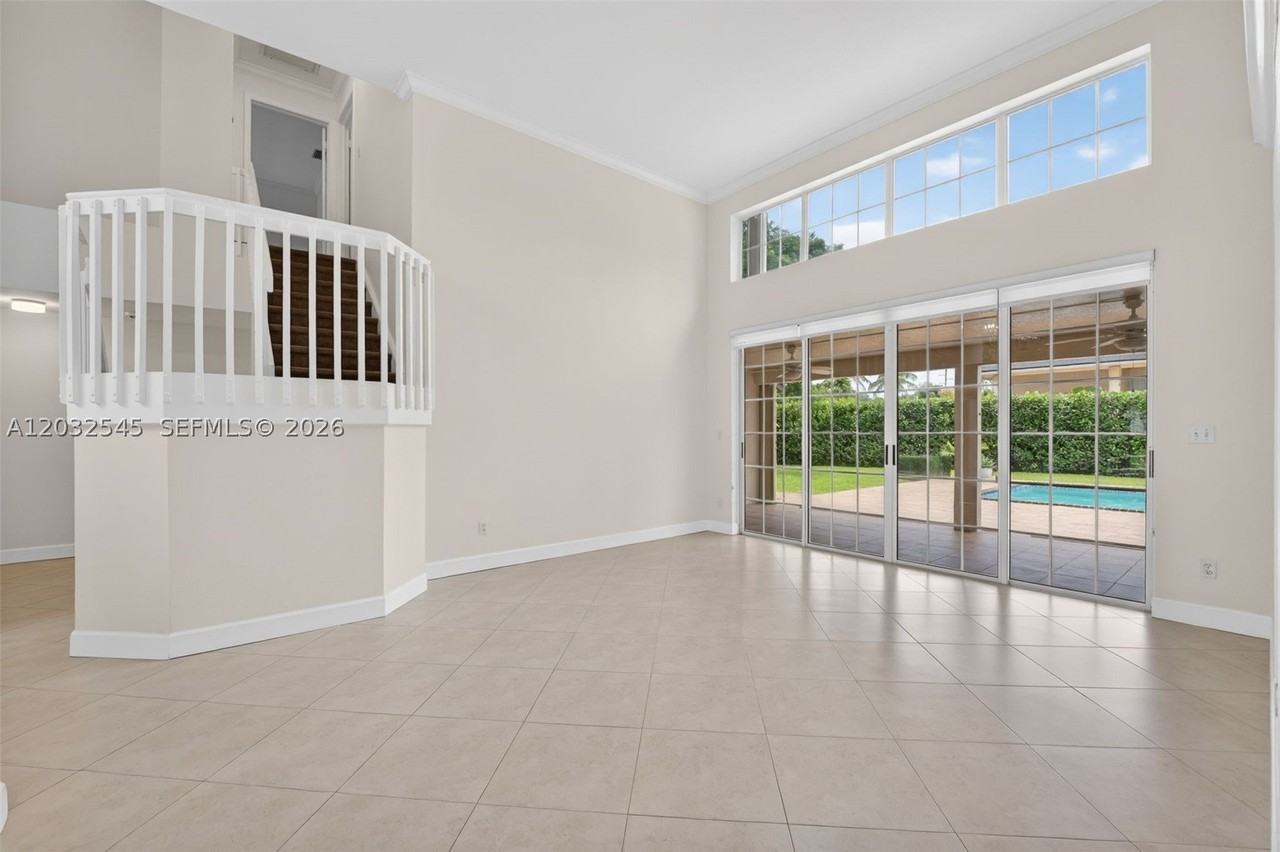 8224 Sw 178th Ter - Photo 7 of 50