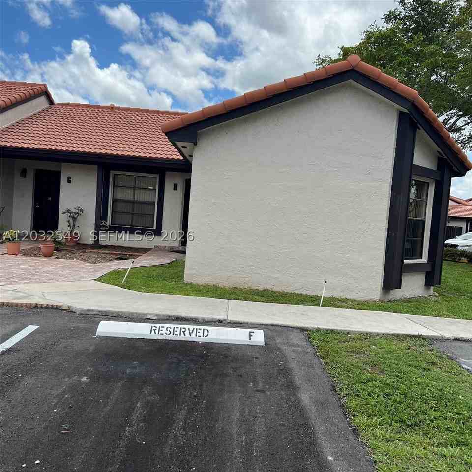 15272 Sw 46th Ln #HR66 - Photo 2 of 32