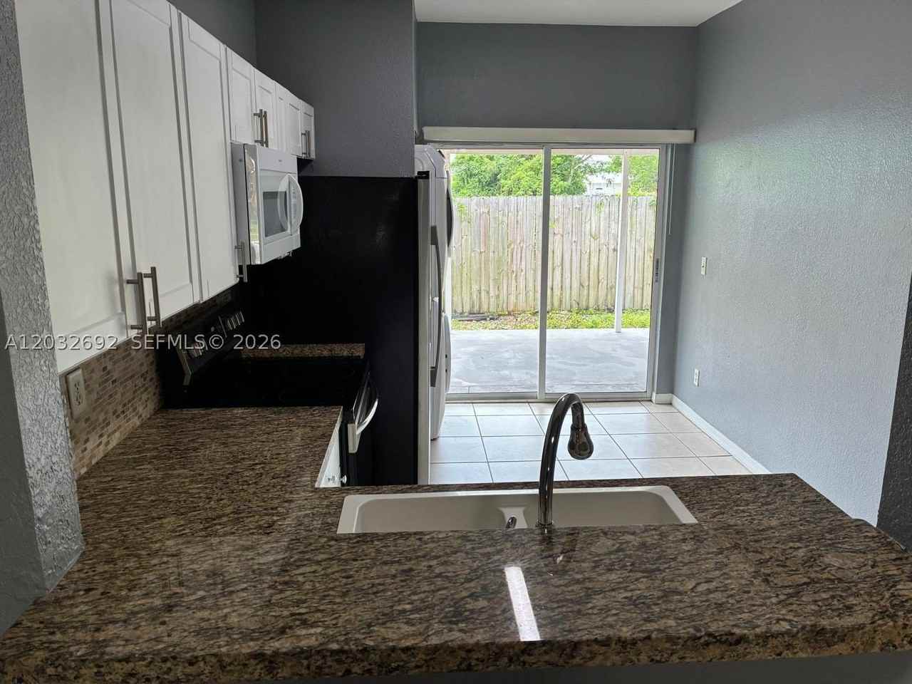 55 Sw 14th Ter #55 - Photo 4 of 27