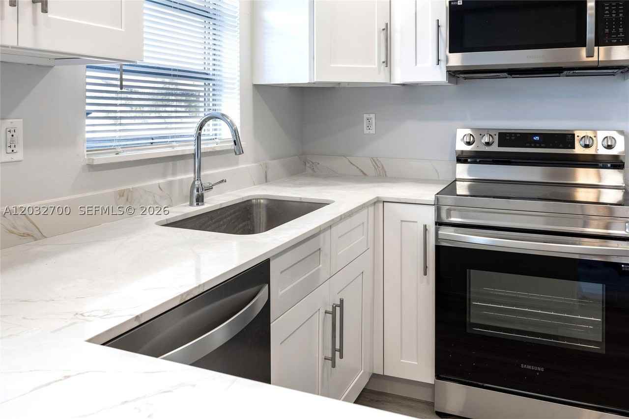 1825 Cleveland St #12 - Photo 2 of 15