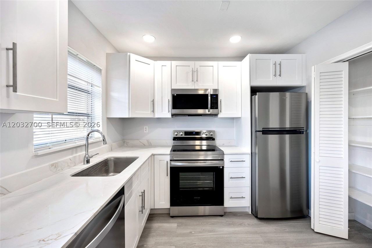 1825 Cleveland St #12 - Photo 3 of 15