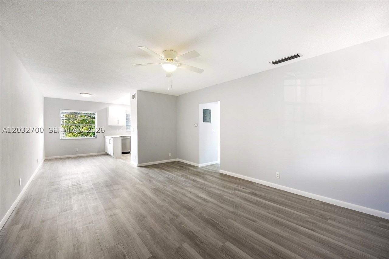 1825 Cleveland St #12 - Photo 7 of 15