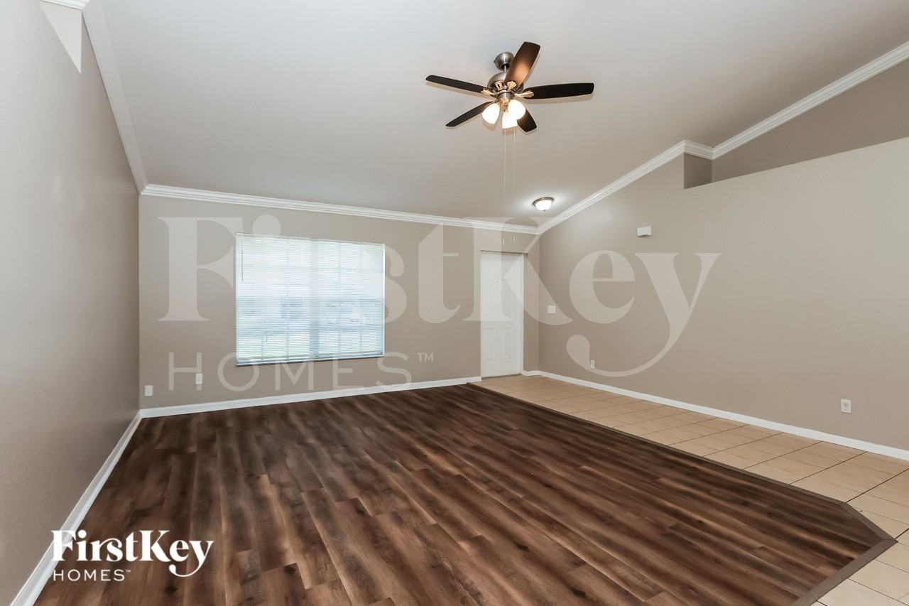 3807 25th St Sw - Photo 3 of 19