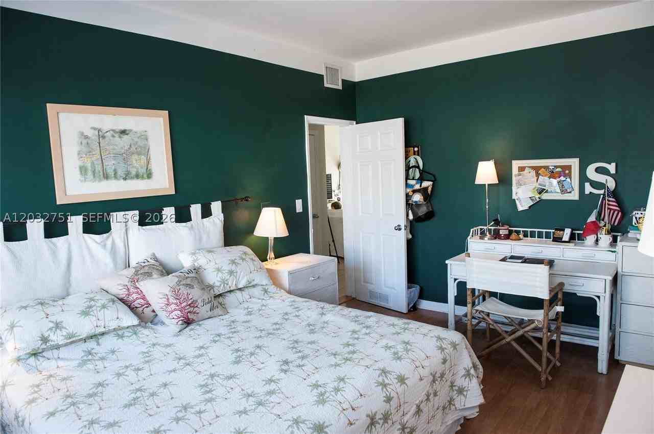 1840 James Ave #10 - Photo 4 of 5