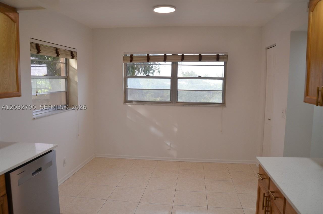 12600 Sw 5th Ct #415L - Photo 5 of 14