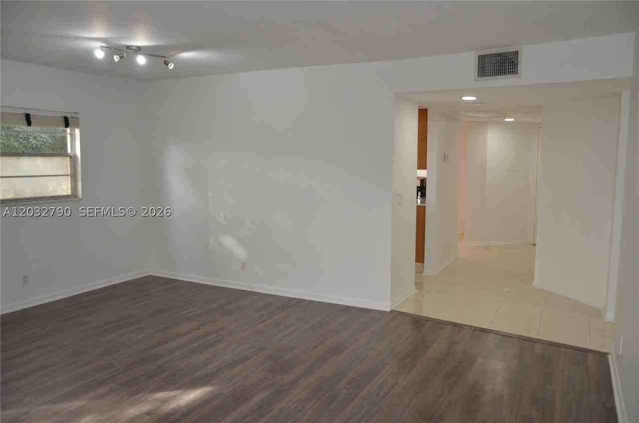 12600 Sw 5th Ct #415L - Photo 7 of 14