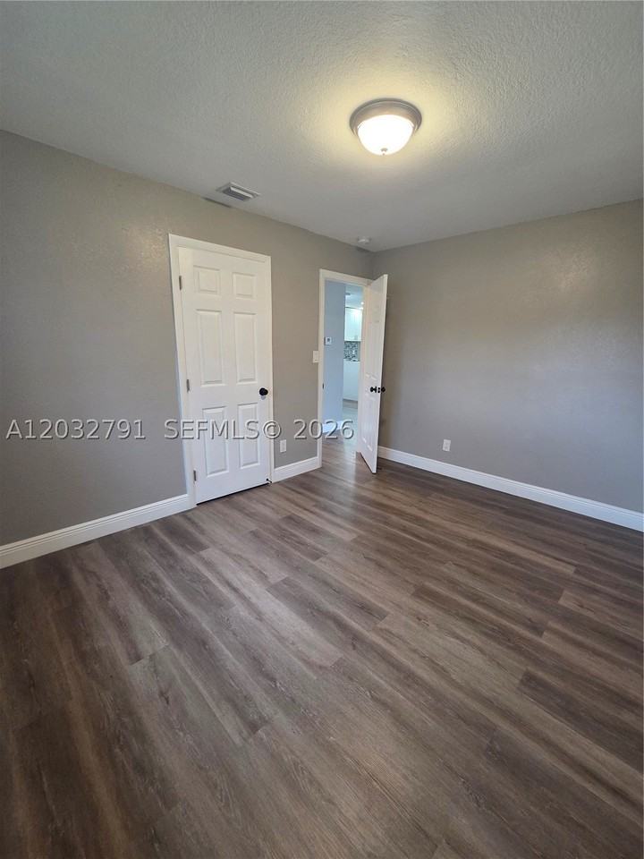 2350 Nw 12th Ct #0 - Photo 5 of 19