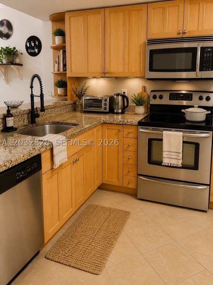 5201 Sw 31st Ave #195 - Photo 3 of 13