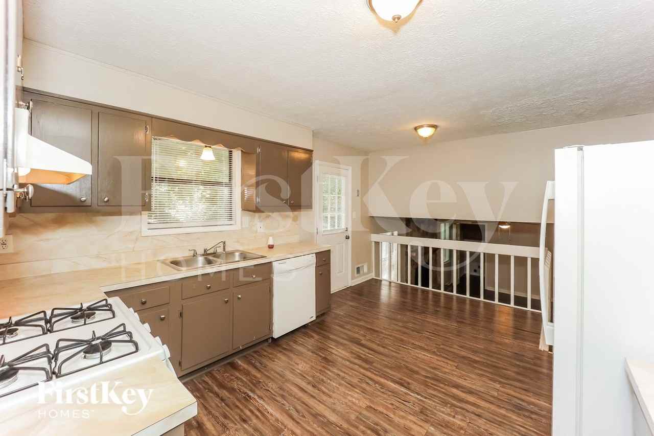 3070 Creel Rd - Photo 5 of 15
