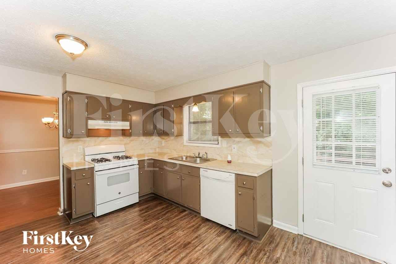 3070 Creel Rd - Photo 6 of 15