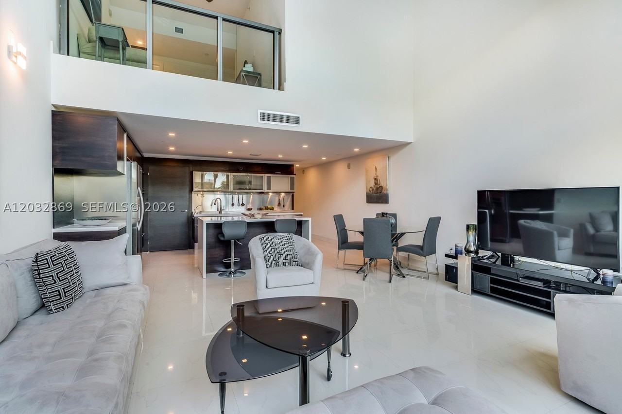 6000 Collins Ave #346 - Photo 2 of 21