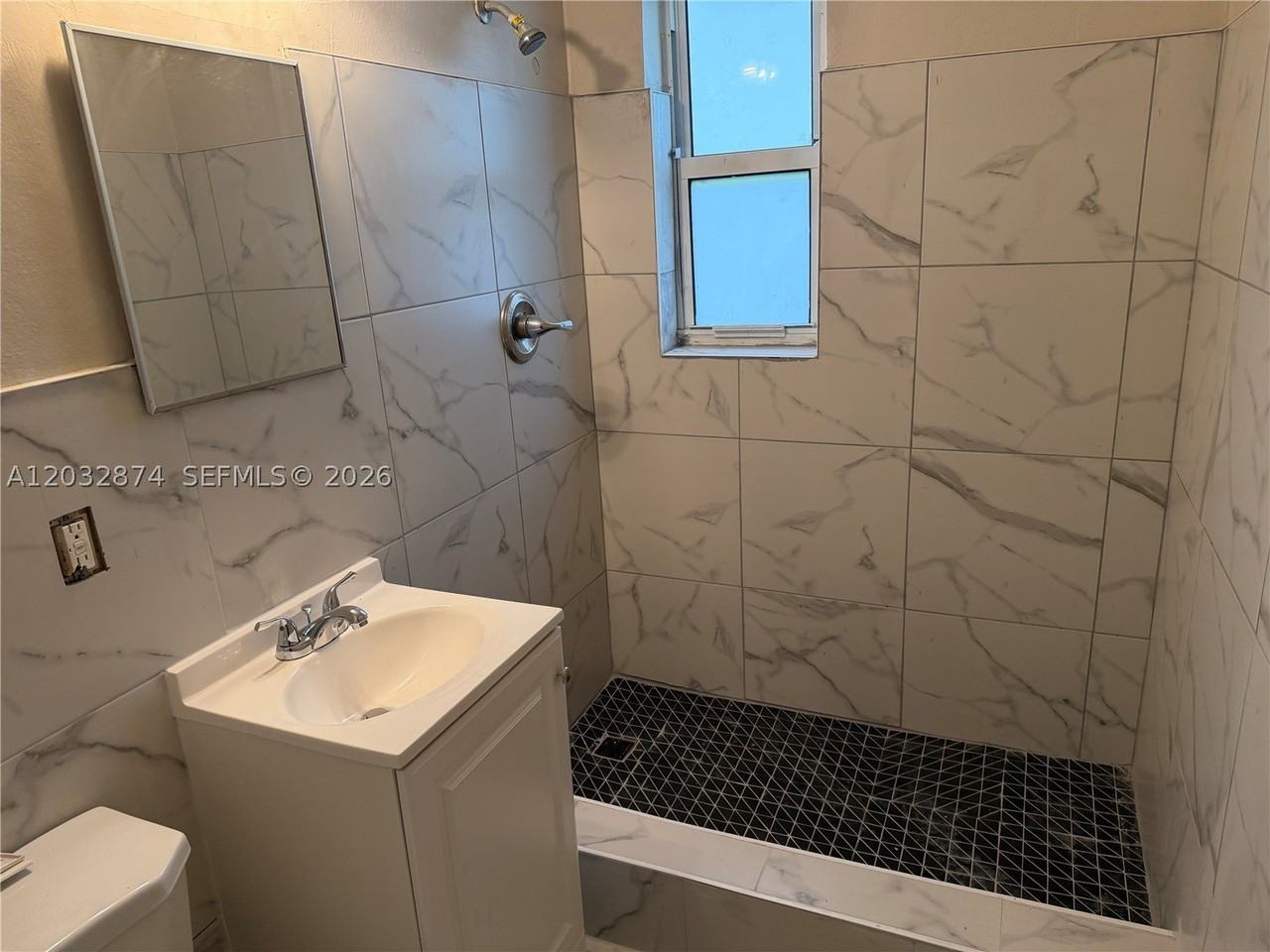 307 Nw 12th Ave #2 - Photo 6 of 7