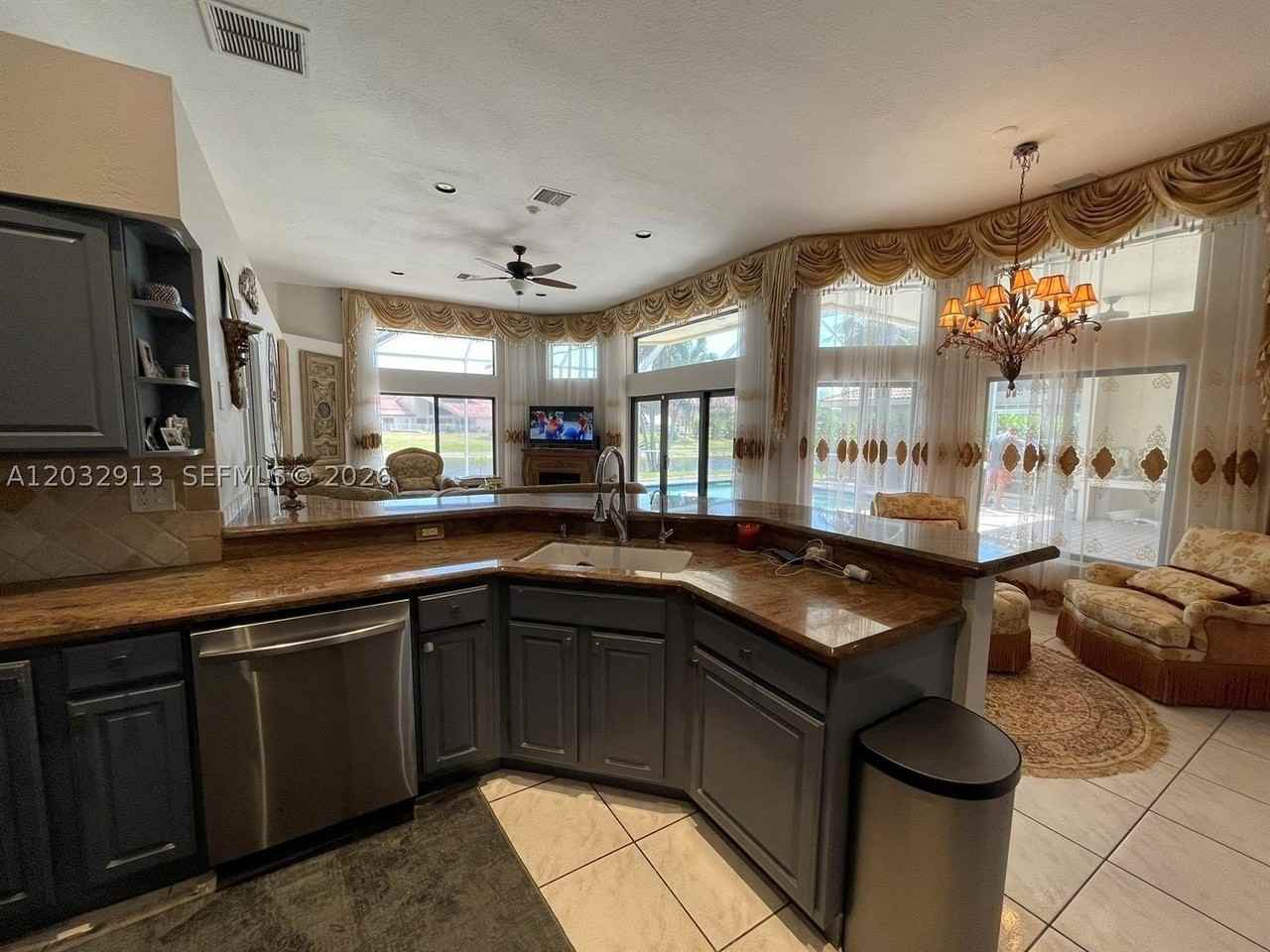 4999 Chardonnay Dr - Photo 5 of 31