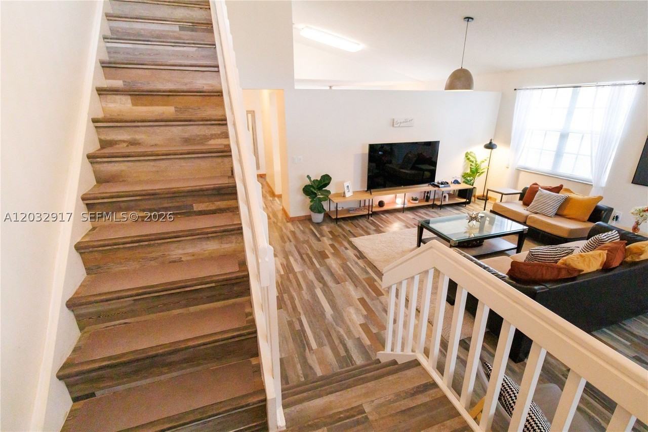 251 Nw 151st Ave - Photo 2 of 24