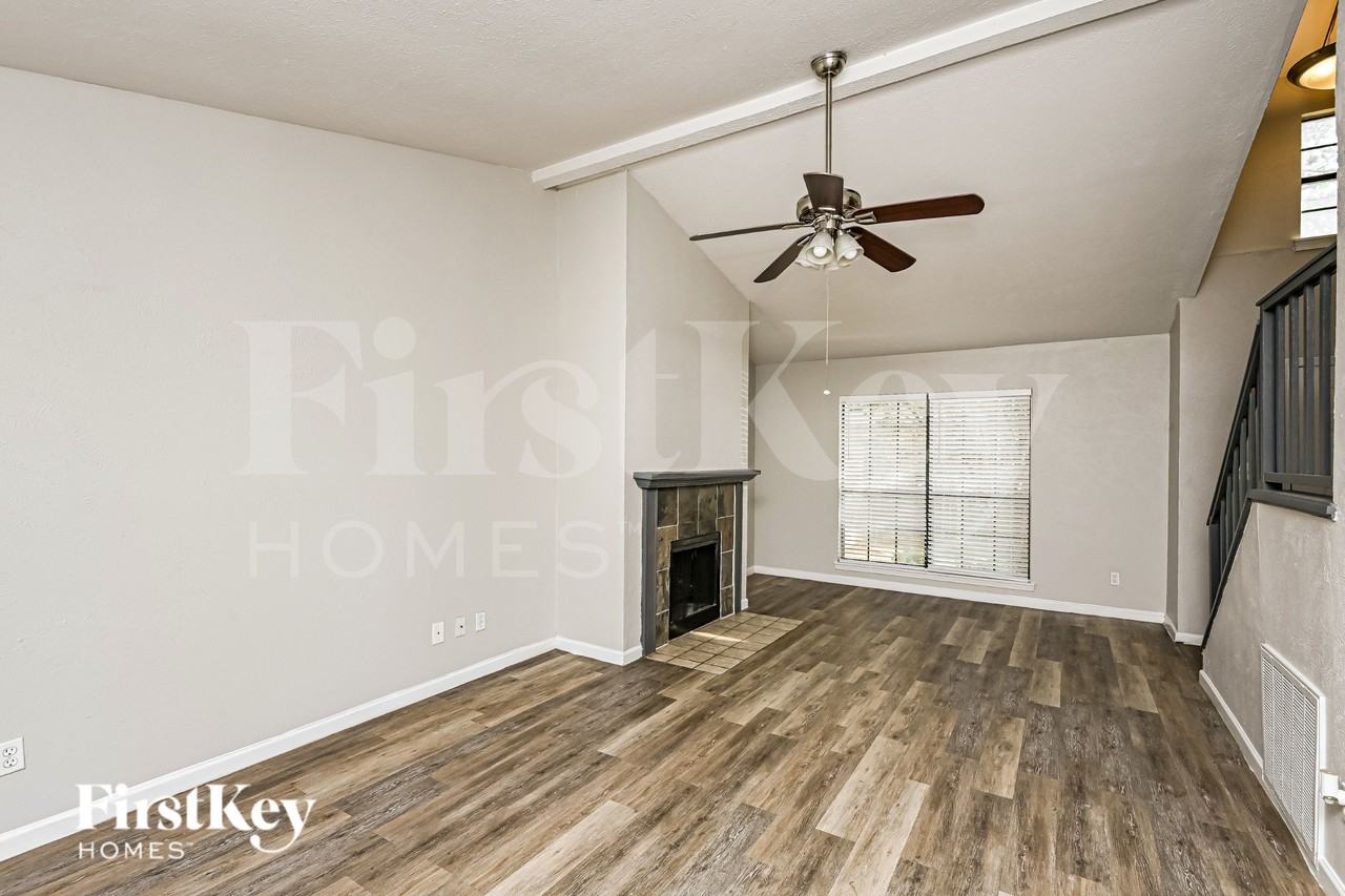 2805 Galemeadow Dr - Photo 2 of 19