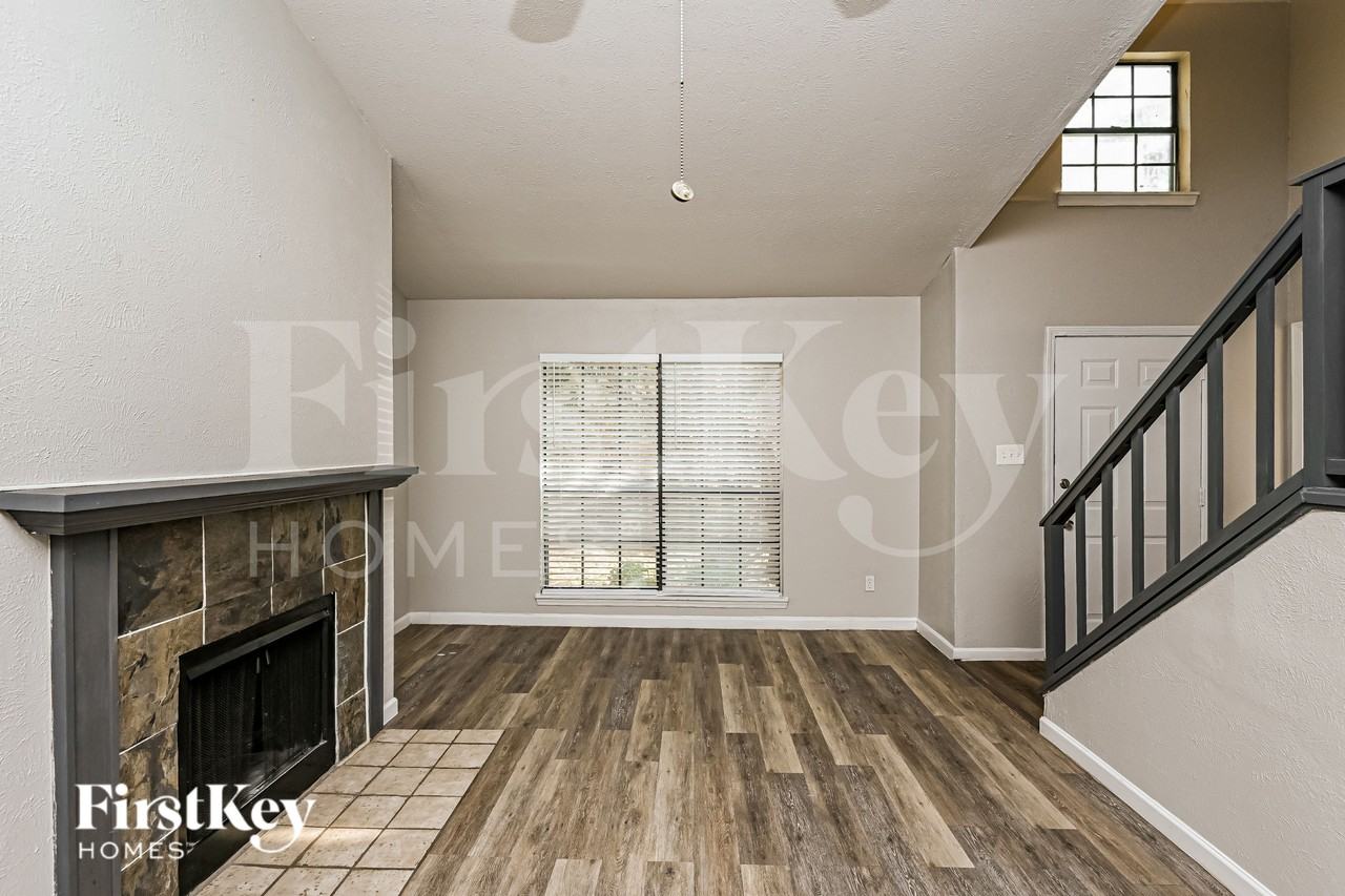 2805 Galemeadow Dr - Photo 4 of 19