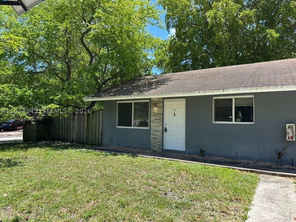 647 Nw 3rd Ave #1
