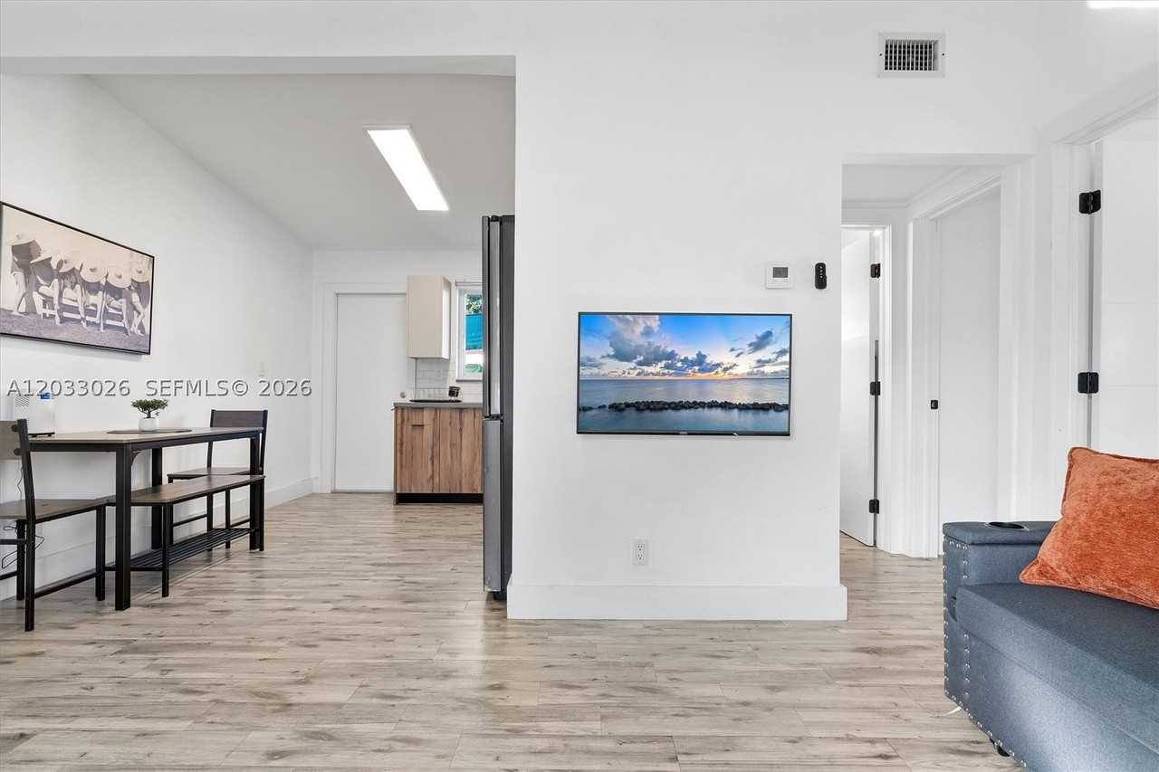 4284 Nw 1st Ave #4284 - Photo 6 of 35