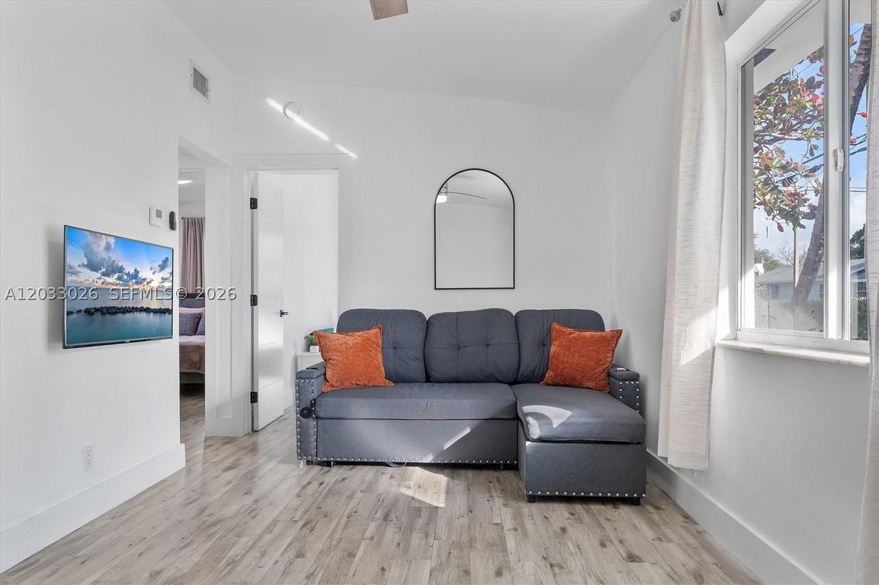 4284 Nw 1st Ave #4284 - Photo 7 of 35