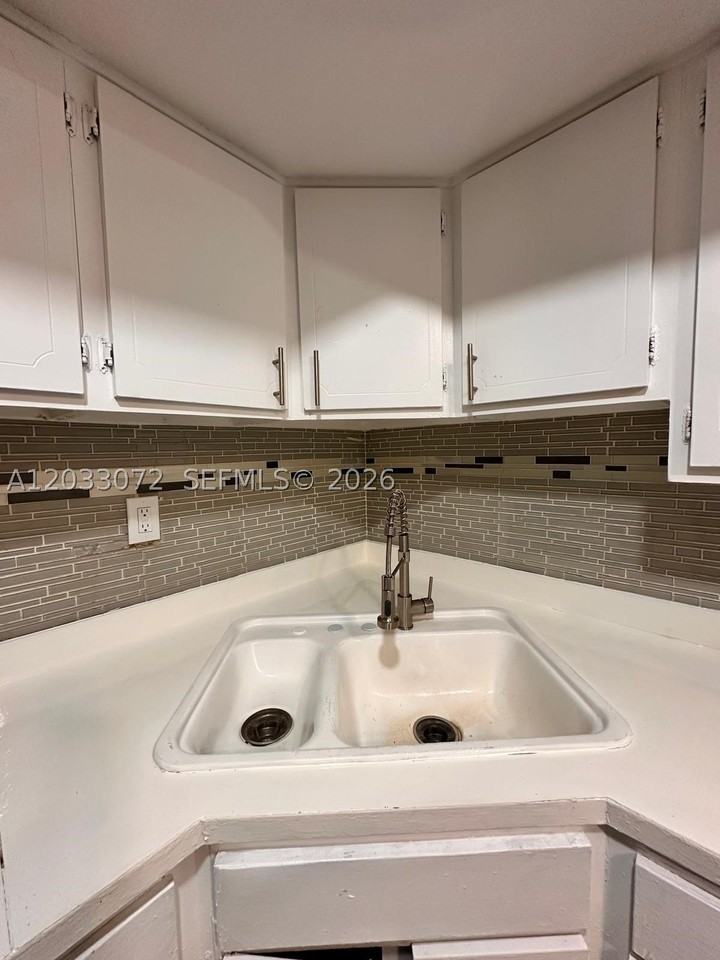 5540 Sw 38th Ct #0 - Photo 2 of 8