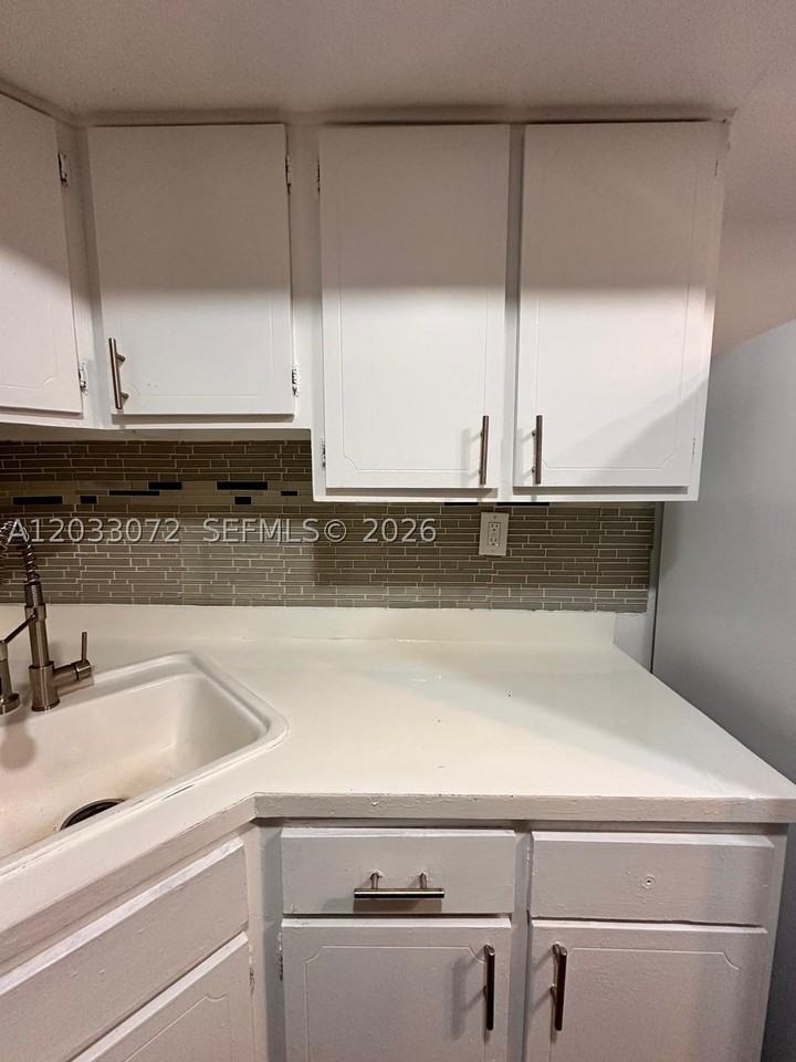 5540 Sw 38th Ct #0 - Photo 3 of 8