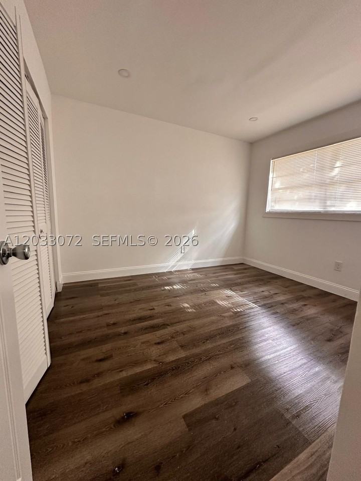 5540 Sw 38th Ct #0 - Photo 4 of 8