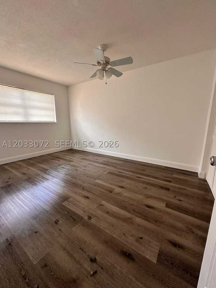 5540 Sw 38th Ct #0 - Photo 5 of 8