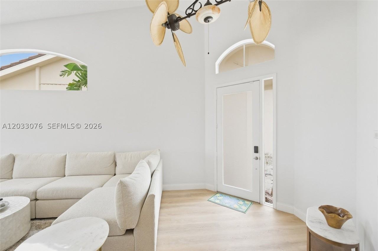 8141 Sandpiper Way - Photo 2 of 27