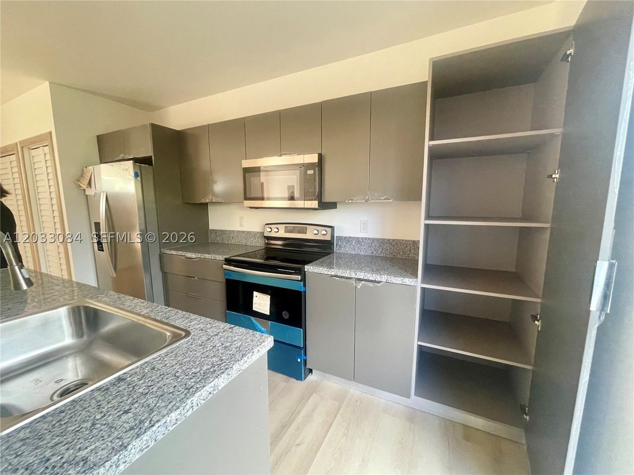 957 Nw 10th St #2 - Photo 7 of 17