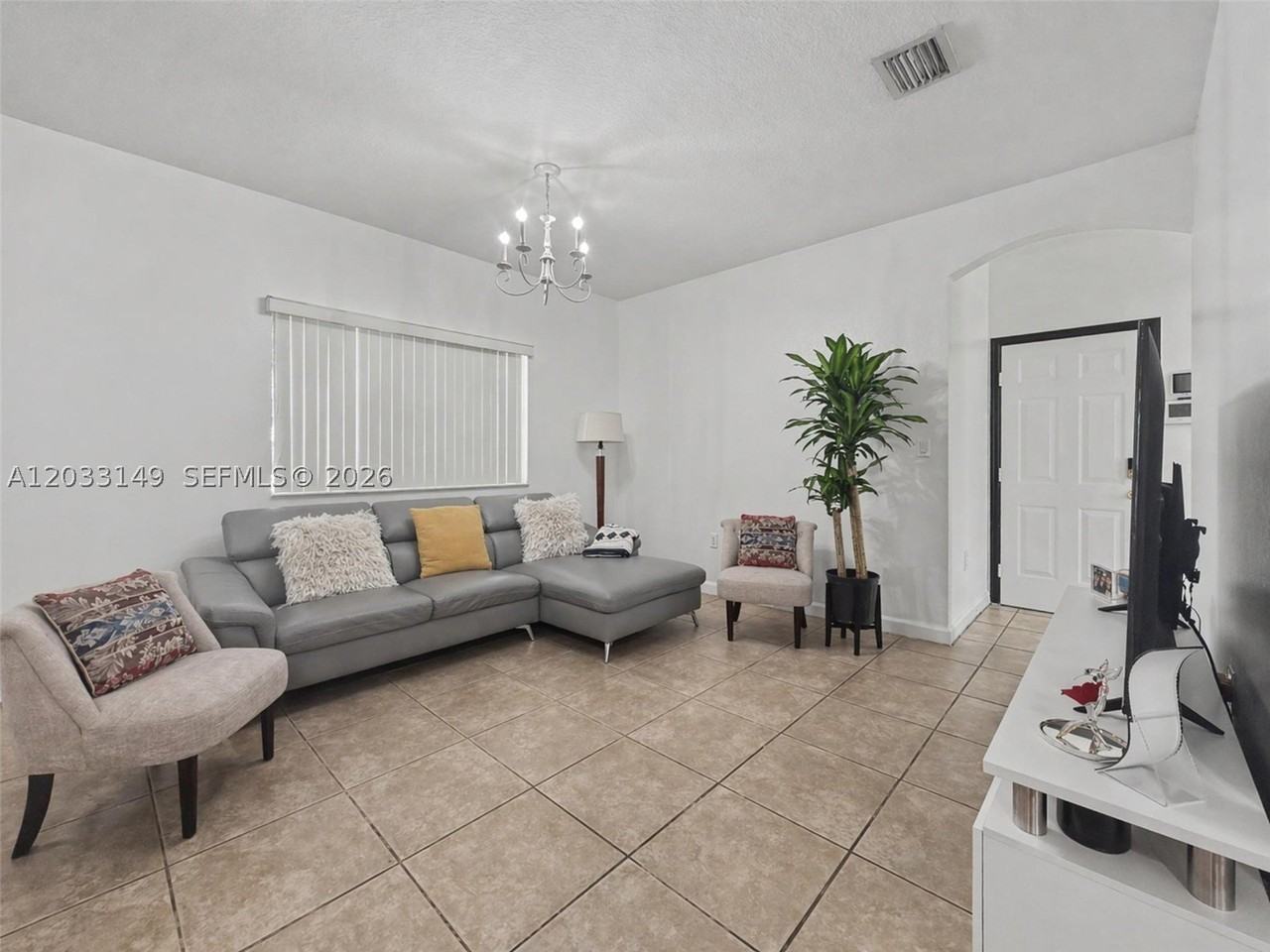 14264 Sw 289th Ter #0 - Photo 5 of 23