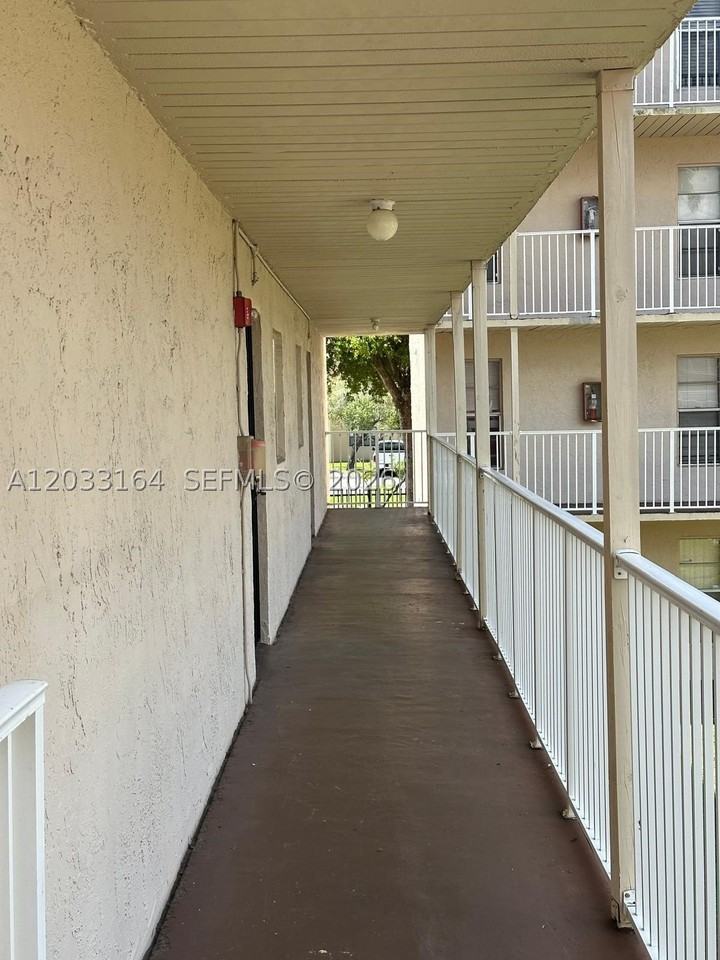 2800 Nw 56th Ave #G201 - Photo 4 of 10