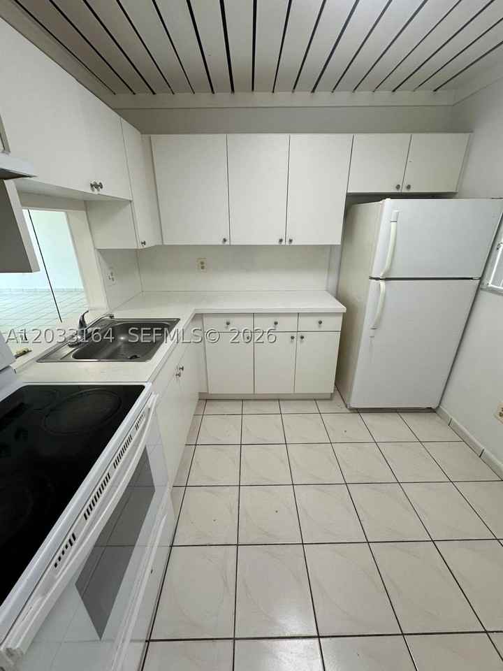 2800 Nw 56th Ave #G201 - Photo 6 of 10