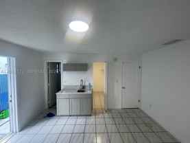 1717 Nw 16th St #B - Photo 1 of 1