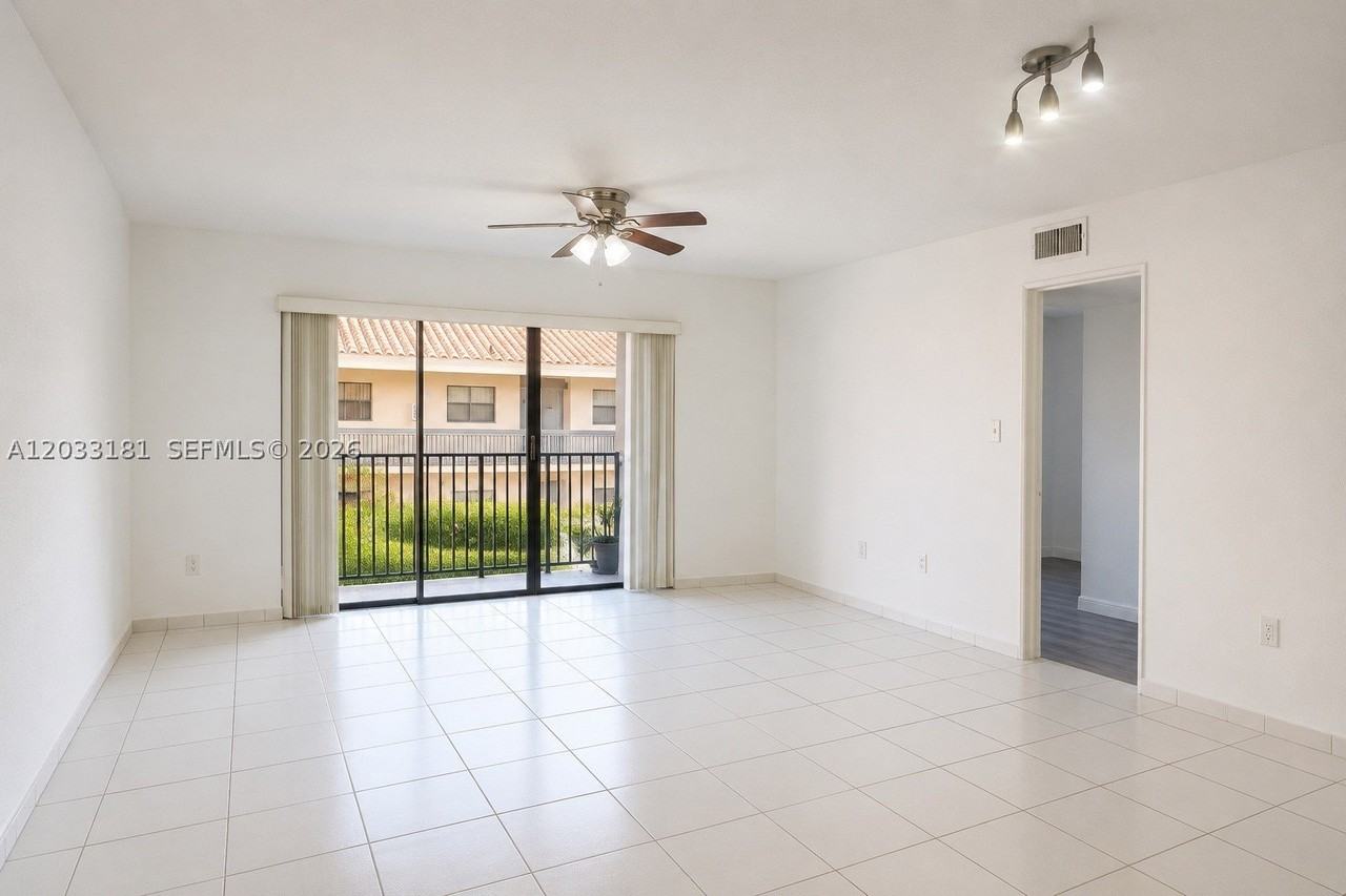 240 W Park Dr #205-4 - Photo 2 of 16