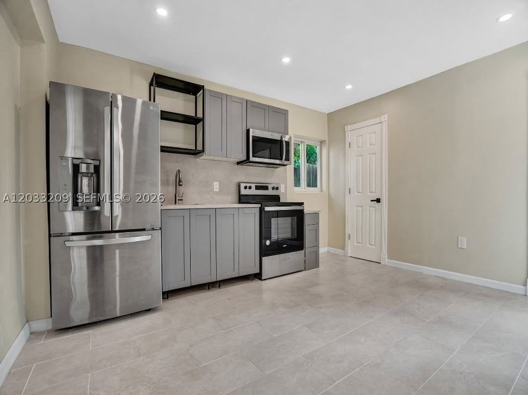2442 Garfield St #4 - Photo 6 of 26