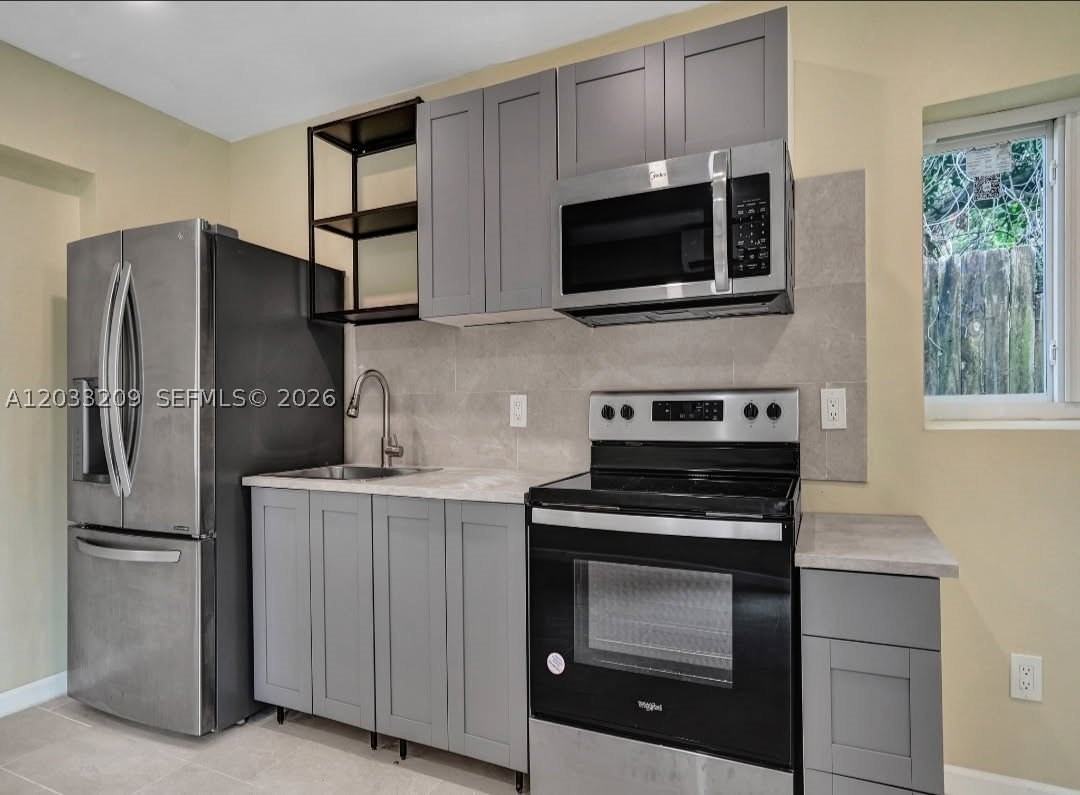2442 Garfield St #4 - Photo 7 of 26