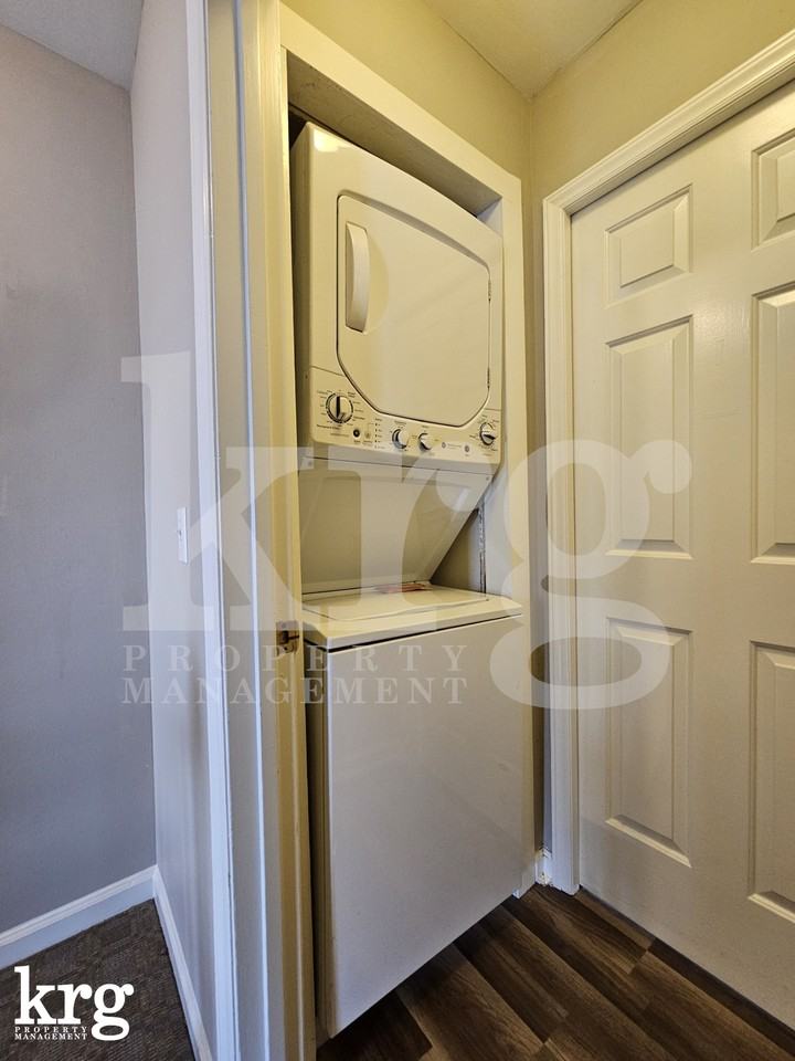 521 Tate Street - BApt B #B - Photo 7 of 16