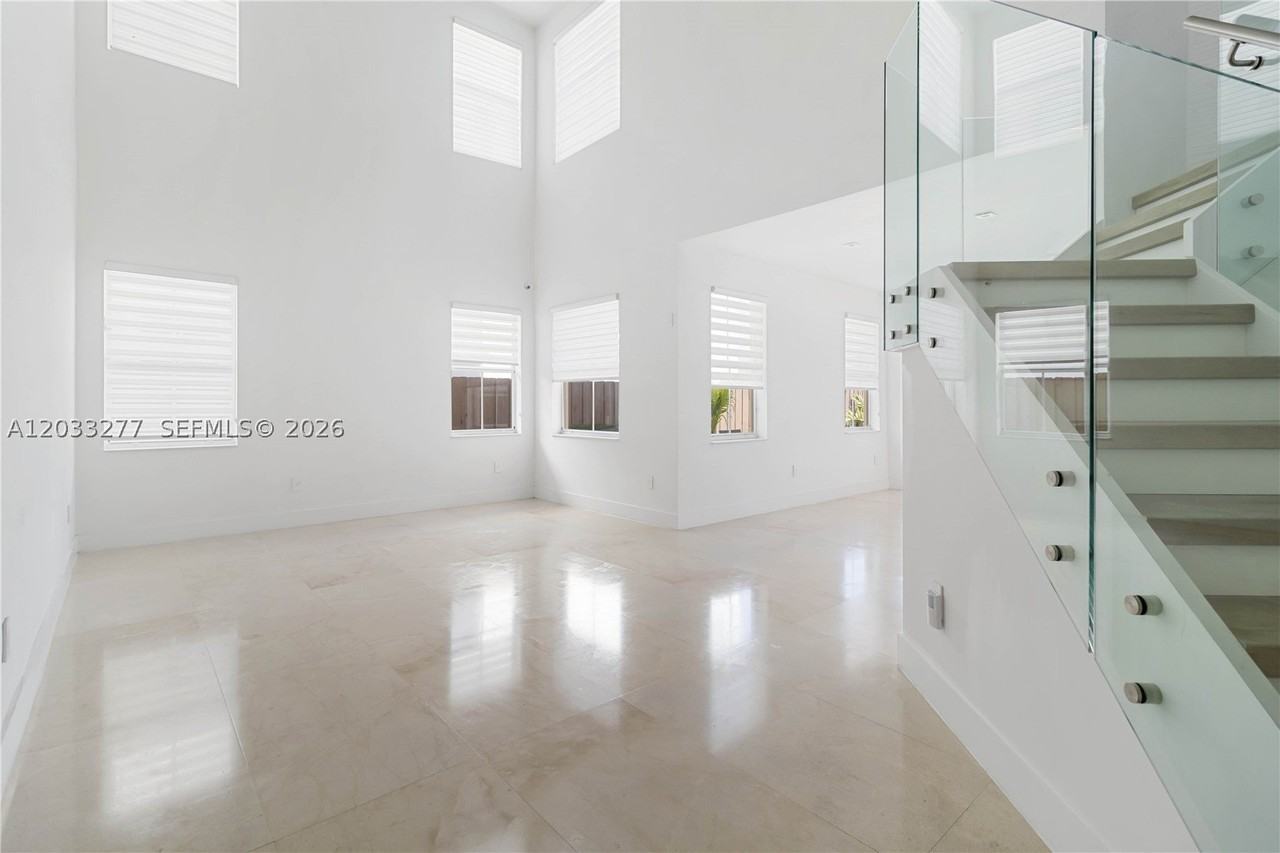 8551 Nw 110th Ave #8551 - Photo 2 of 33
