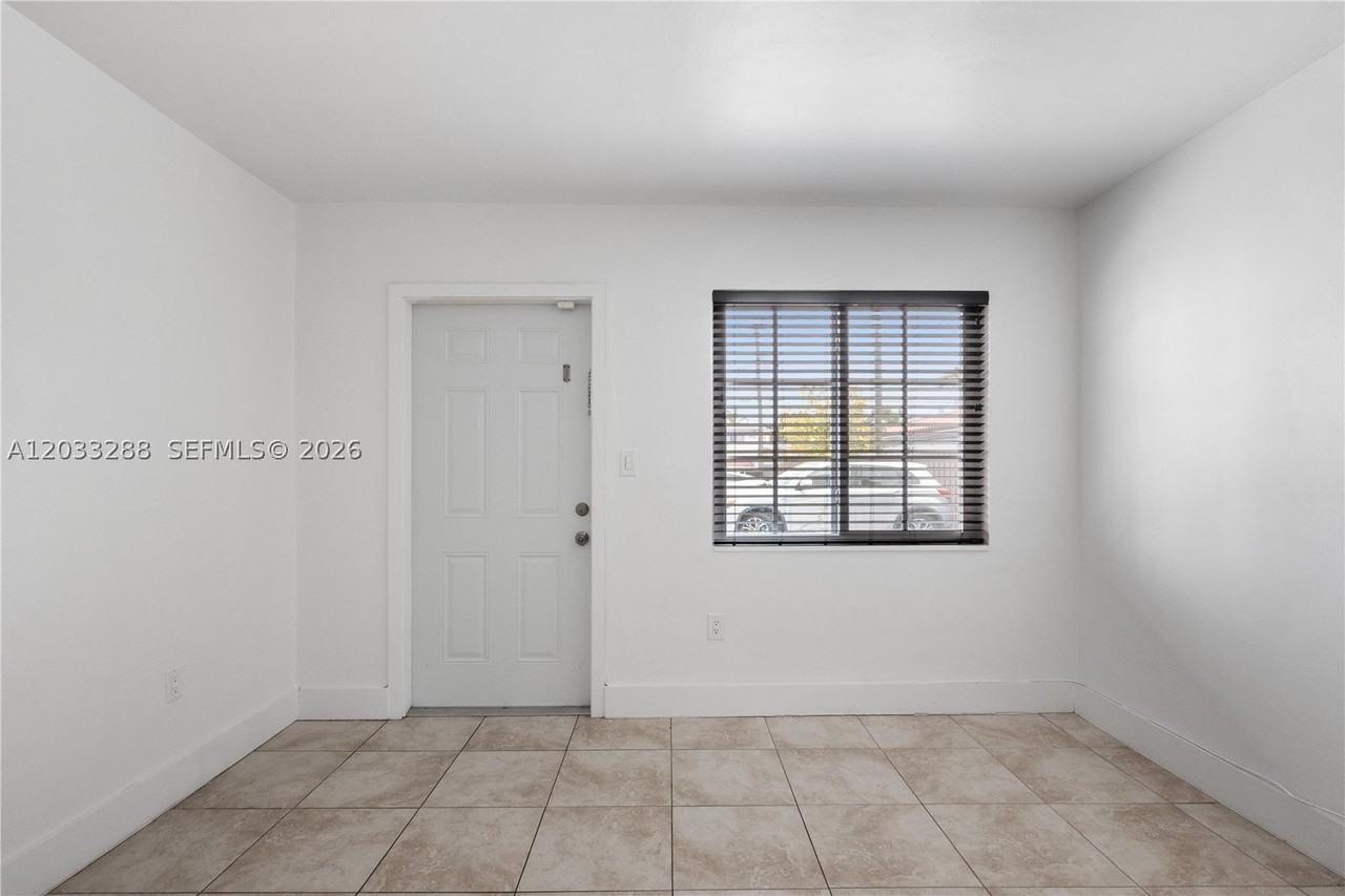 932 Sw 6th St #5 - Photo 3 of 29