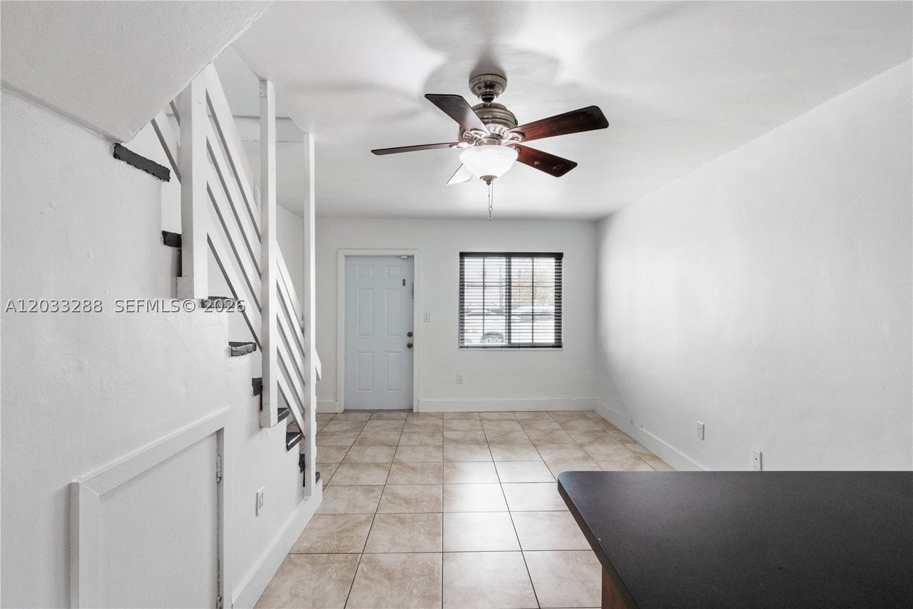 932 Sw 6th St #5 - Photo 5 of 29
