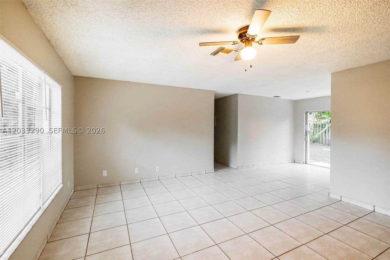 7820 Sw 9th St - Photo 2 of 18