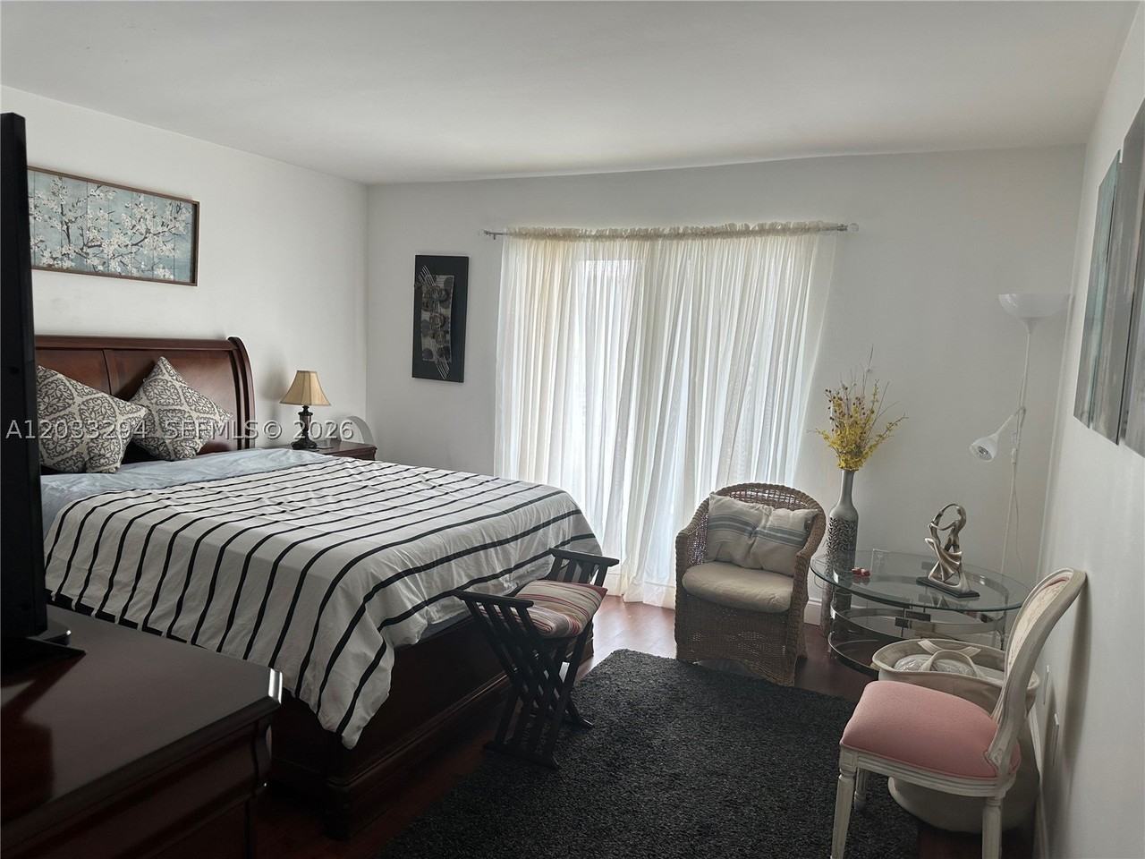 1610 Lenox Ave #412 - Photo 4 of 11