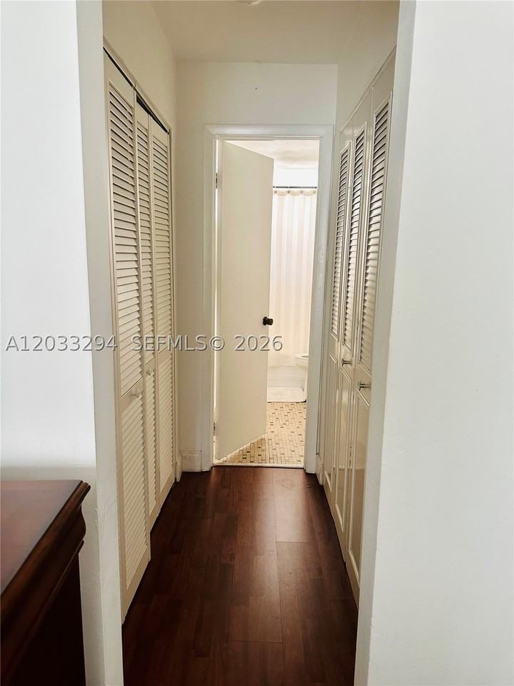 1610 Lenox Ave #412 - Photo 5 of 11