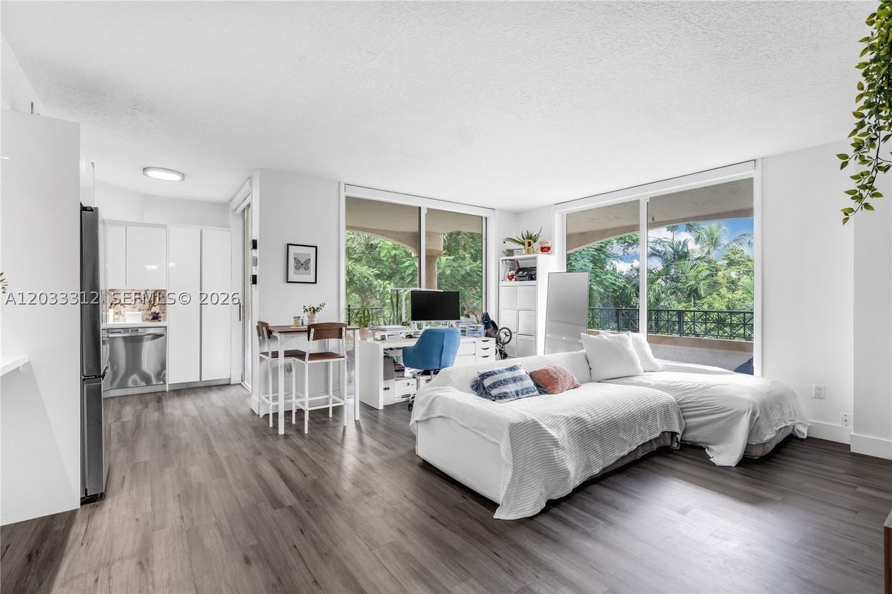 1834 Brickell Ave #33 - Photo 7 of 29