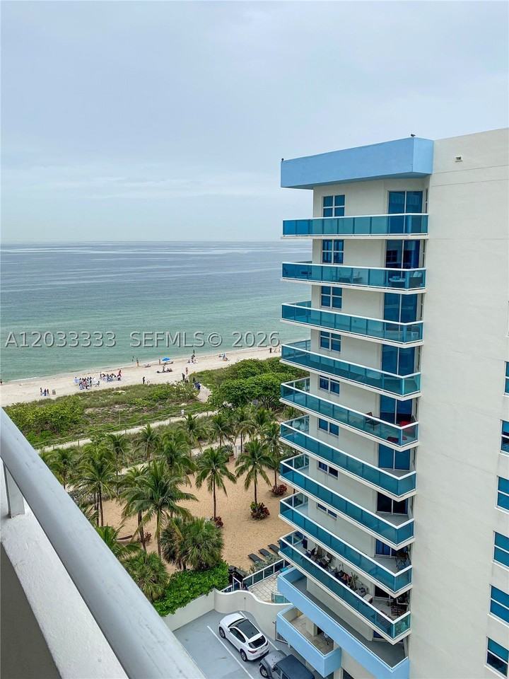 9225 Collins Ave #1206