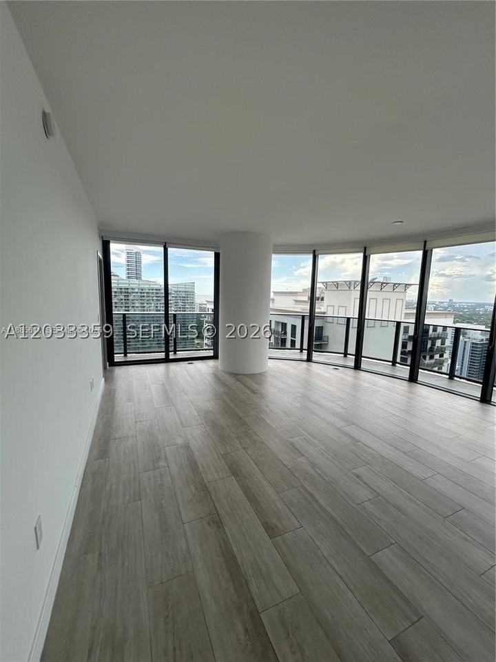 55 Sw 9th St #3506