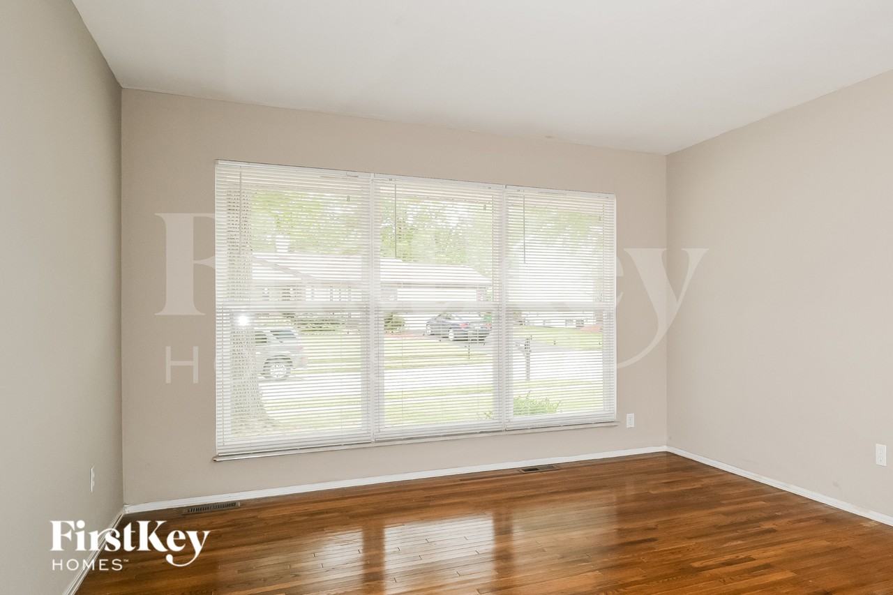 14501 Soho Dr - Photo 3 of 16