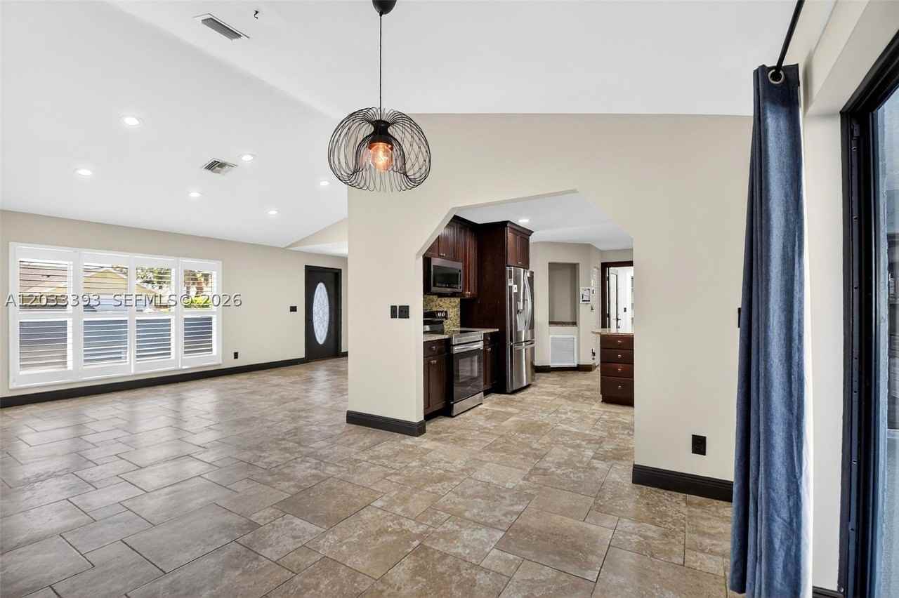 13808 Geranium Pl - Photo 4 of 50