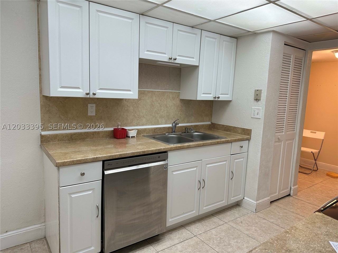 400 Commodore Dr #308 - Photo 3 of 20