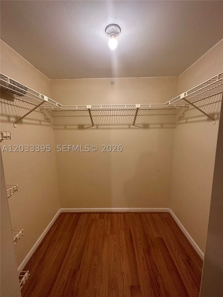 400 Commodore Dr #308 - Photo 6 of 20